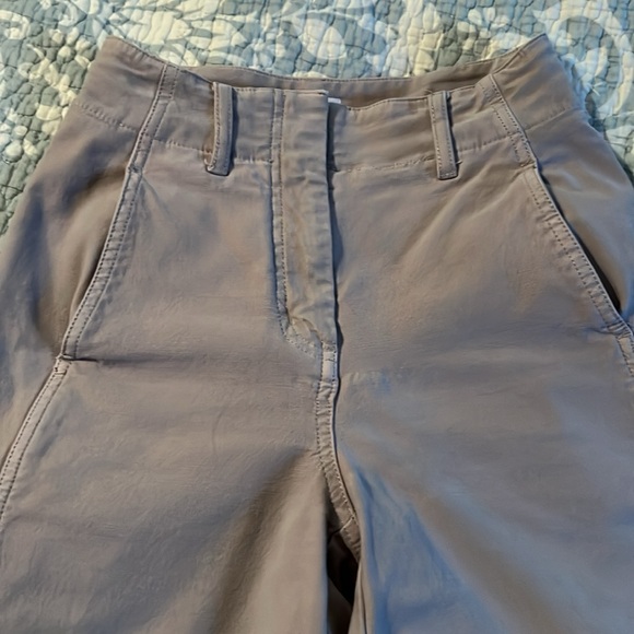 ARITZIA Wilfred Free size 00 Pants- EUC EXCEPT FOR STAINING ON LOWER LEG - Picture 3 of 9